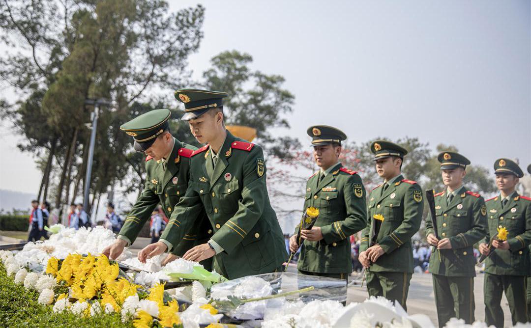 武警百色支隊(duì)清明祭英烈