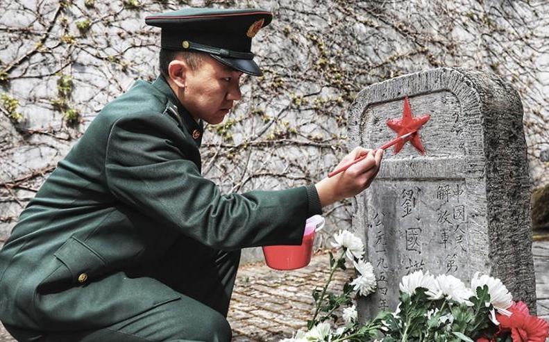 家國(guó)永念丨清明海報(bào)：我們從未忘記